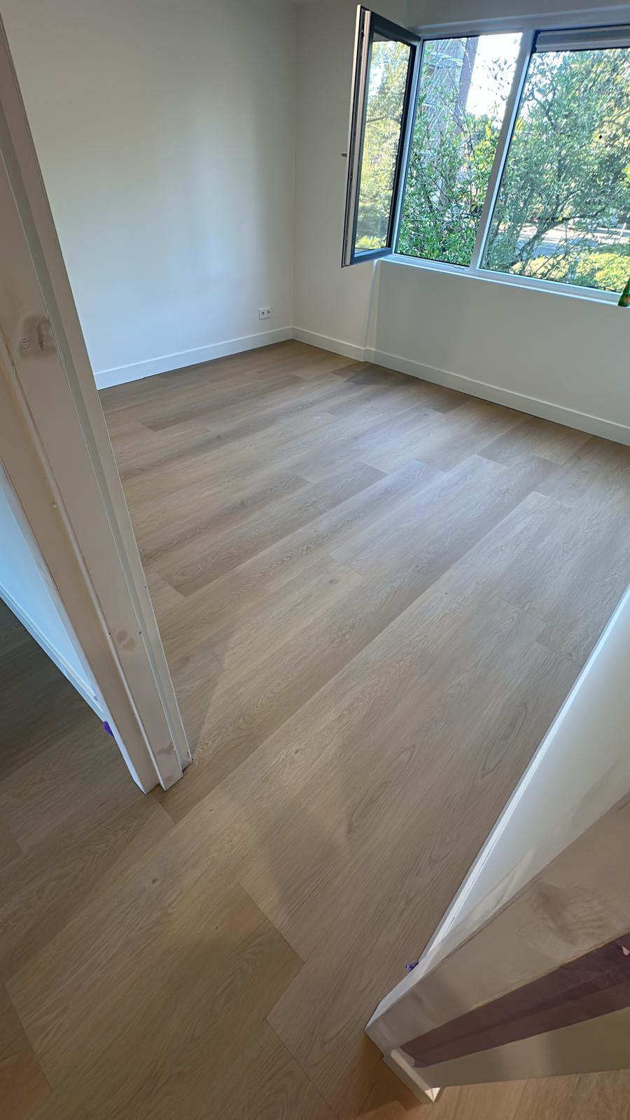 Rechte PVC-plankvloer — eigen projectfoto